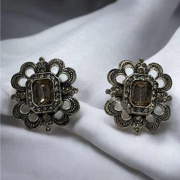 Vintage Avon Art Deco Crystal Rhinestone Earrings 1” - Picture 8 of 8